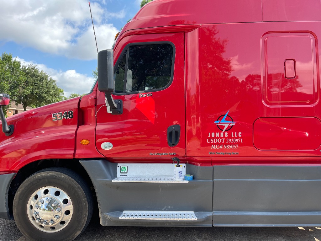 LTJONNS LLC Cargo Carrier